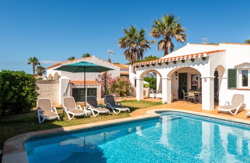 Cap d'Artrutx Villa | 137 m² Villa ∙ 3 bedrooms ∙ 6 guests