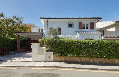 Zarautz Villa | 145 m² Villa ∙ 4 bedrooms ∙ 8 guests