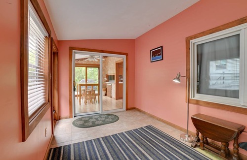 Seneca Falls Cottage | 153 m² Cabin ∙ 3 bedrooms ∙ 8 guests