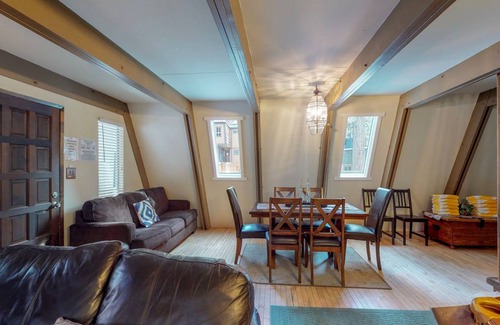 South Lake Tahoe House | 154 m² House ∙ 3 bedrooms ∙ 10 guests