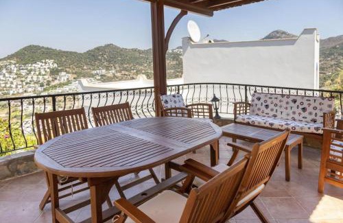Geris Apartment | 2 BR House with Garden in the Heart of Yalikavak