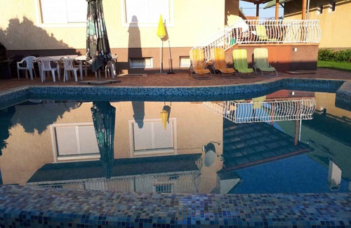 Balatonkiliti House | 200 m² House ∙ 5 bedrooms ∙ 16 guests