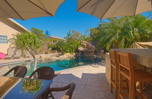 Southeast Anaheim House | 209 m² House ∙ 6 bedrooms ∙ 15 guests