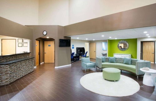Cherry Hill Hotel | 26 m² Hotel ∙ 2 bedrooms ∙ 127 guests