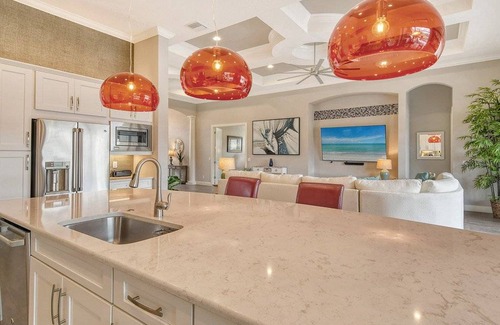 Braden River House | 260 m² House ∙ 3 bedrooms ∙ 6 guests