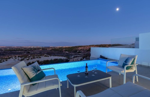 Rojales Villa | 277 m² Villa ∙ 3 bedrooms ∙ 6 guests
