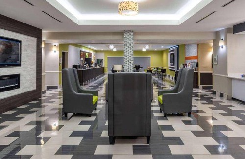 Prattville Hotel | 28 m² Hotel ∙ 127 guests