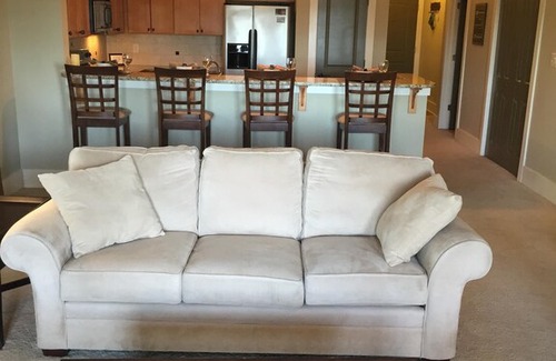 Talladega Condo | 3 Br 2ba Lakefront Condo, Fully Furnished On Logan Martin FALL 2021 Talladega!