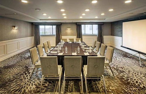 Nanuet Hotel | 3-Star Hotel ∙ DoubleTree by Hilton Nanuet