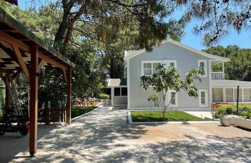 Lara Villa | 300 m² Villa ∙ 6 bedrooms ∙ 12 guests