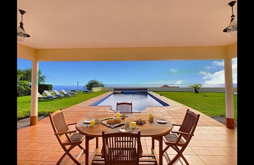 Estreito da Calheta House | 323 m² House ∙ 4 bedrooms ∙ 8 guests
