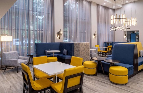 Agoura Hills Hotel | 41 m² Hotel ∙ 127 guests