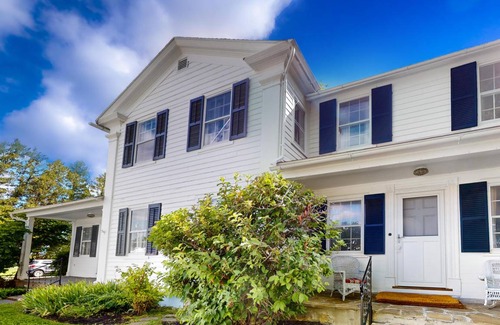 Town of Benton House | 423 m² House ∙ 6 bedrooms ∙ 16 guests