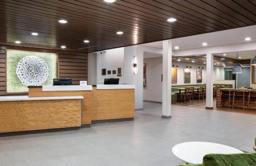 Northwest Pensacola Hotel | 43 m² Hotel ∙ 127 guests