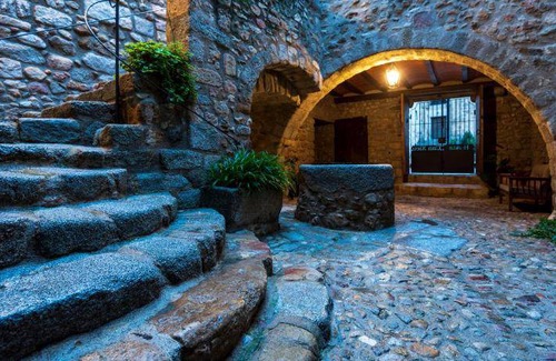 Capmany Hotel | 45 m² Hotel ∙ 4 guests