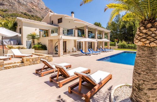 Montgo de Toscamar Villa | 464 m² Villa ∙ 6 bedrooms ∙ 12 guests