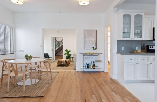 West Avenue Apartment | 5 Bedroom Single family 439340 by Houzlet