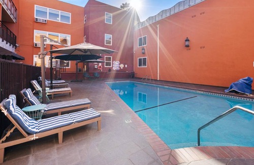 Westlake South Hotel | 700 m² Hotel ∙ 127 guests