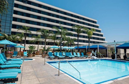 Airport Area Hotel | 88 m² Hotel ∙ 127 guests