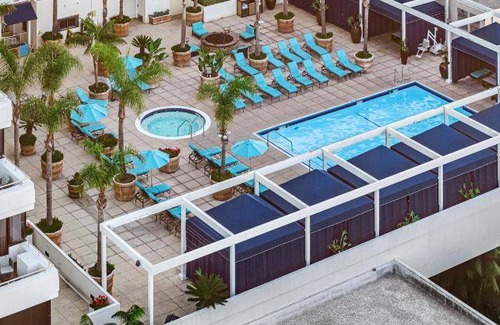 Airport Area Hotel | 88 m² Hotel ∙ 127 guests