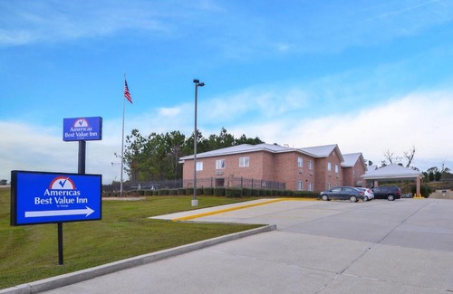 Wiggins Hotel | Americas Best Value Inn Wiggins