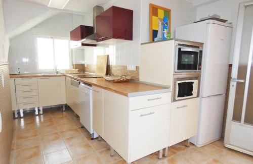 Molinell House | Anacasa Bassetes Playa San Fernando CA550