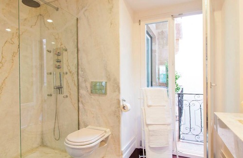 Santa Maria Maior Apartment | Apartment ∙ 1 bedroom ∙ 6 guests
