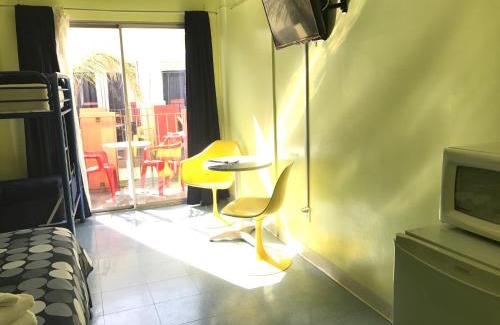 Melrose Hostel | Banana Bungalow West Hollywood Hotel & Hostel