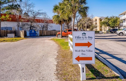 Orange Beach Condo | Bay View Condo with WiFi, Balcony, AC, W/D, Seasonal Outdoor Pool, & Boat Dock