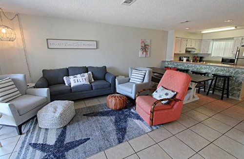 Orange Beach Apartment | Bayview 15 condo with Pool in Wolf Bay