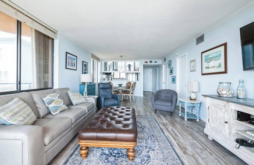 Pensacola Beach Condo | Beachfront, fantastic Gulf views. Sleeps 6. New kitchen, more upgrades for 2025.