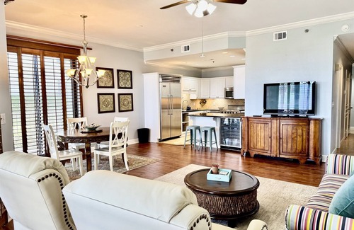 Ono Island Condo | Beautiful Views From This Huge Upscale Condo on the 1st Floor at Phoenix 8!