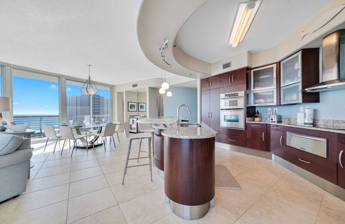 Orange Beach East Condo | Bella Luna 810-Spectacular Views of Beach & Bay