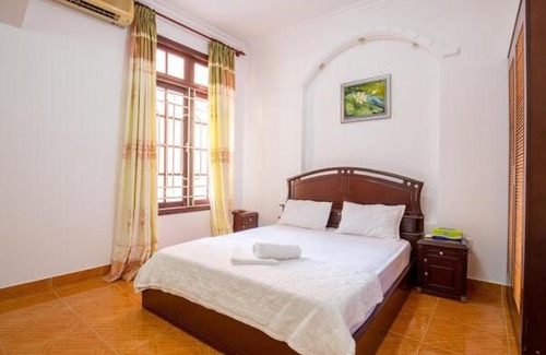 Thang Tam Villa | Biệt thự ven hồ 30 khách