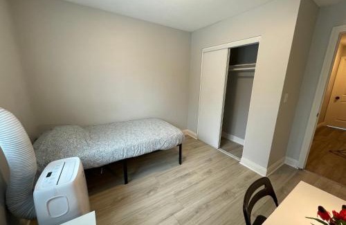 Los Angeles Hostel | Blue Stay near BMO Stadium and USC Private Room