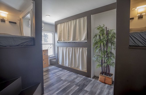 Pico-Union Hostel | Burlington Hostel