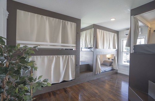 Pico-Union Hostel | Burlington Hostel