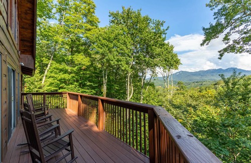 Sugar Mountain Cabin | Cabin ∙ 4 bedrooms ∙ 14 guests