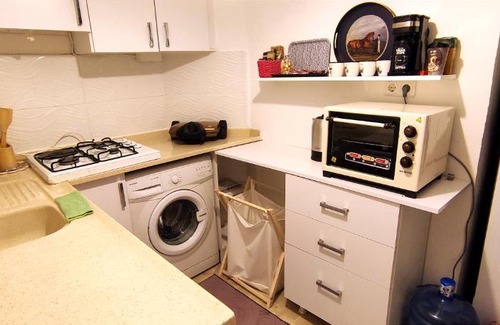 Bodrum City Center Apartment | Central, Cozy, Spacy, Wide Terrace, Garden, 2BR, Free Parking, Fast Wi-Fi, 4ppl