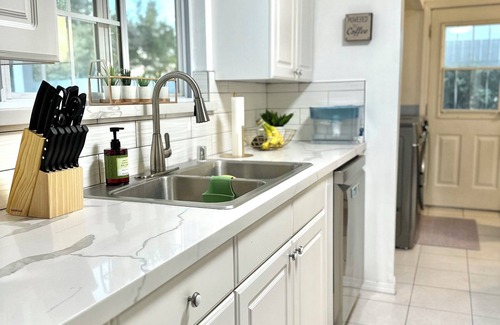 Santa Ana House | Central OC Retreat-Disney, Grill, Fire Pit & Games