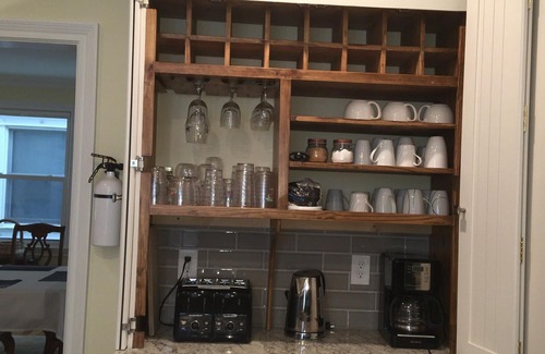 North End House | Centrally Located, COMPLETELY RENOVATED FOR 2020; Maintains Historic Character
