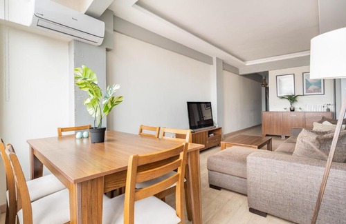 Macka Apartment | Charming Flat with Bosphorus View
