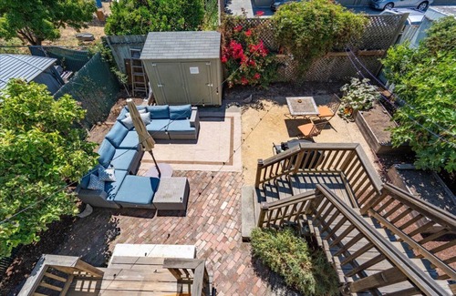 Emeryville Apartment | Charming top floor duplex with garden-patio.