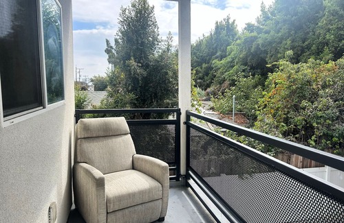 Hollywood House | Cozy 3BR Haven, Great for Families, Near Attractions! & Free Parking