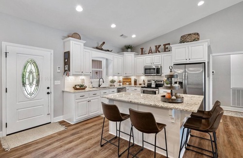 Arley House | Cozy lakefront home with beautiful views, fire pit & private dock.