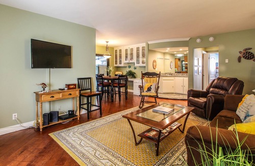 Playa Del Rey Condo | COZY, PRIVATE, WITH FRIENDLY NEIGHBORS!