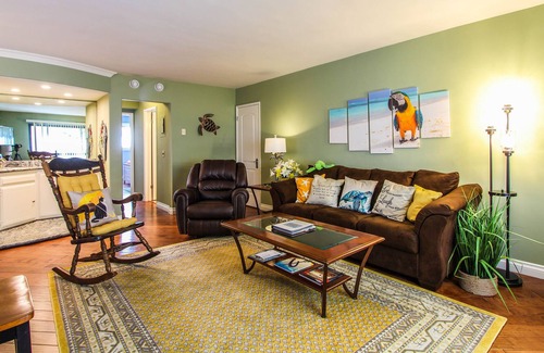 Playa Del Rey Condo | COZY, PRIVATE, WITH FRIENDLY NEIGHBORS!