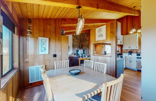 Sea Ranch House | Dog-Friendly Sea Ranch Home Near Playground & Beach