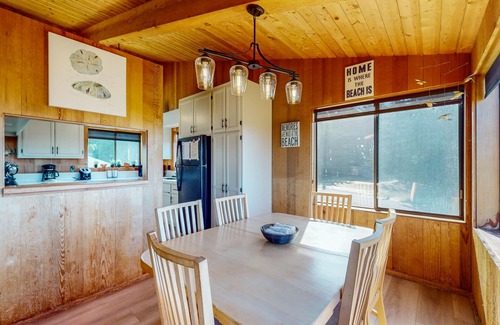 Sea Ranch House | Dog-Friendly Sea Ranch Home Near Playground & Beach