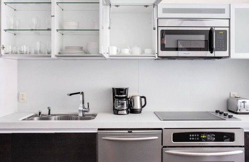 City West Apartment | Downtown 2BR w/ Pool, Gym & W/D nr Convention Center, by Blueground